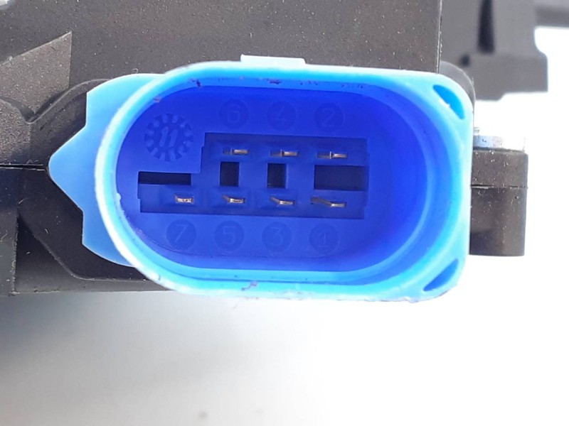 Recambio de cerradura puerta trasera izquierda para volkswagen touran (1t3) highline referencia OEM IAM 7L0839015H  E1-B6-56-2