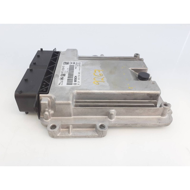 Recambio de centralita motor uce para land rover evoque se referencia OEM IAM HX7312C520FFB 0281033584 E2-A1-20-3
