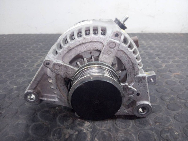 Recambio de alternador para hyundai tucson essence bluedrive 2wd referencia OEM IAM 373002A700  P3-B6-9-2