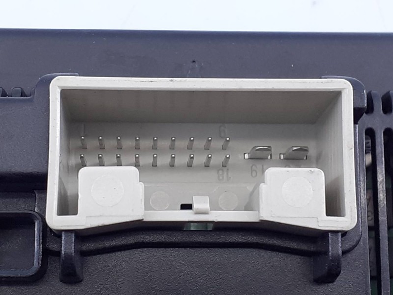 Recambio de mando climatizador para volkswagen golf vi (5k1) advance referencia OEM IAM 5K0907044BS 5HB00974640 E2-A1-33-7