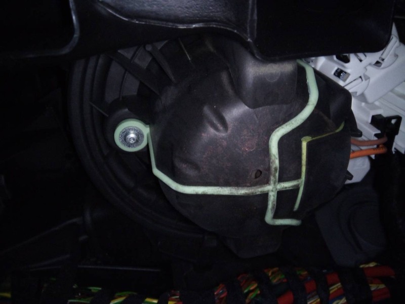 Recambio de ventilador calefaccion para bmw x1 (e84) sdrive 18d referencia OEM IAM 6411693366312  