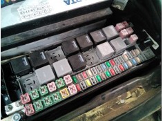 CAJA RELES / FUSIBLES 