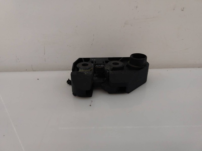 Recambio de cerradura maletero / porton para land rover discovery v6 td se referencia OEM IAM CWC500030  E1-B4-7-2