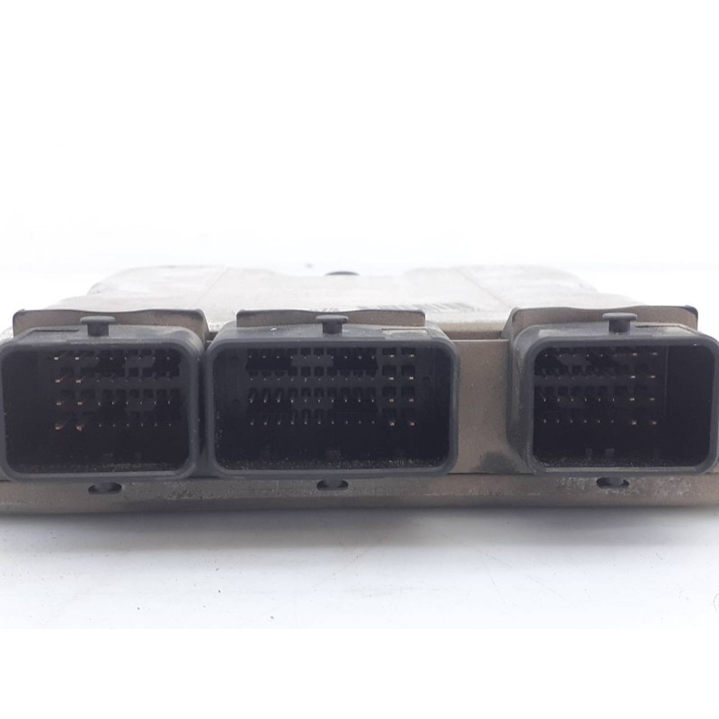 Recambio de centralita motor uce para peugeot 307 break / sw (s1) sw referencia OEM IAM 9647472780 0281011081 E3-B2-3-3