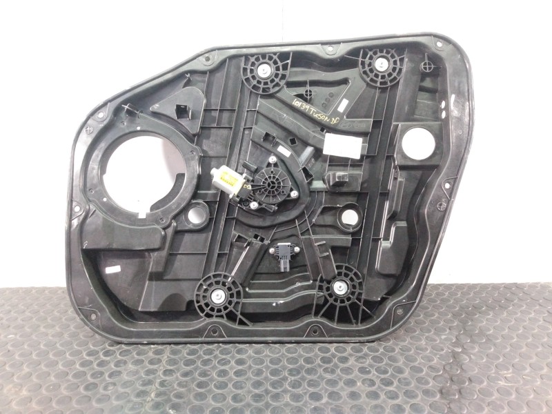 Recambio de elevalunas delantero derecho para hyundai tucson essence bluedrive 2wd referencia OEM IAM 82460D7000  P2-B4-17