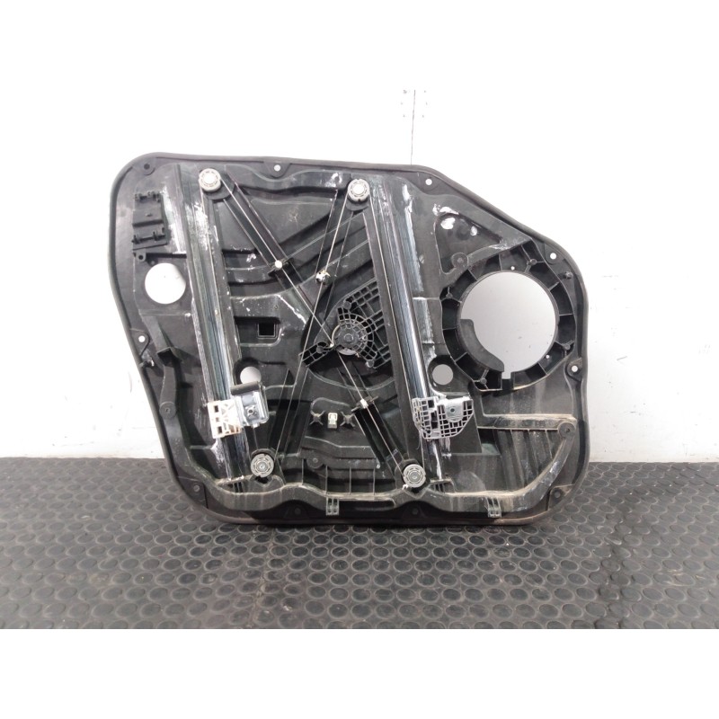 Recambio de elevalunas delantero derecho para hyundai tucson essence bluedrive 2wd referencia OEM IAM 82460D7000  P2-B4-17