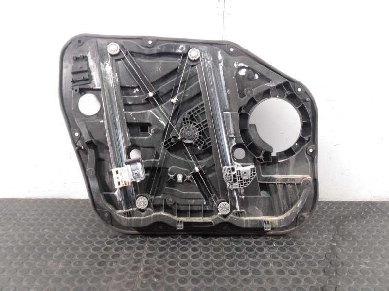 Recambio de elevalunas delantero derecho para hyundai tucson essence bluedrive 2wd referencia OEM IAM 82460D7000  P2-B4-17