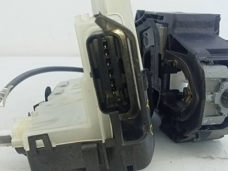 Recambio de cerradura puerta delantera derecha para peugeot expert furgón pro standard referencia OEM IAM 084140 16942543 