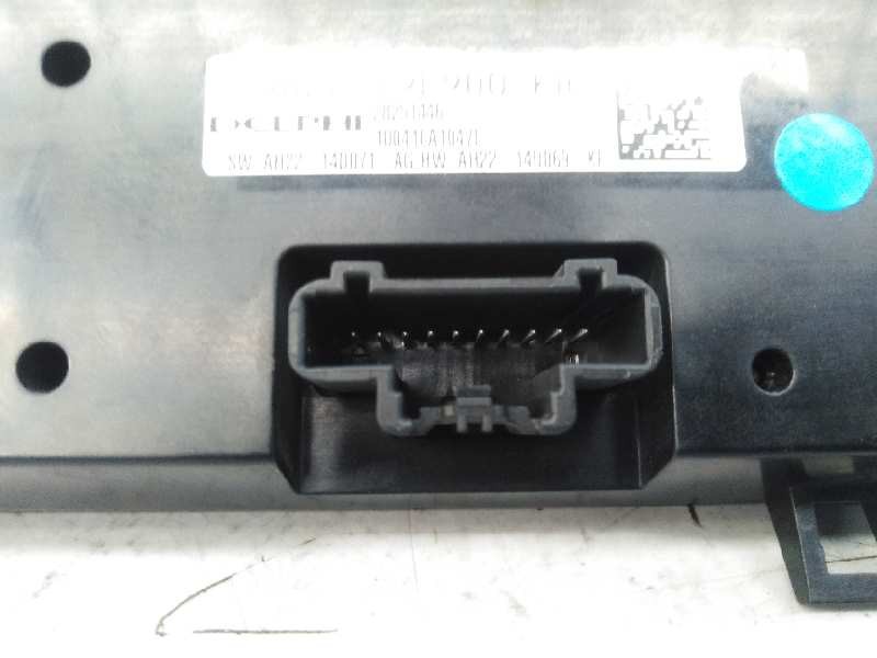 Recambio de mando climatizador para land rover range rover sport v6 td se referencia OEM IAM 28251446  E3-B3-7-3