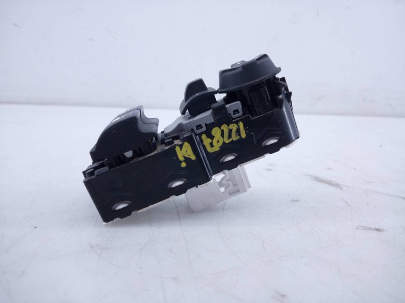 Recambio de mando elevalunas delantero izquierdo para peugeot expert furgón pro standard referencia OEM IAM 96784561ZD  E3-B2-24