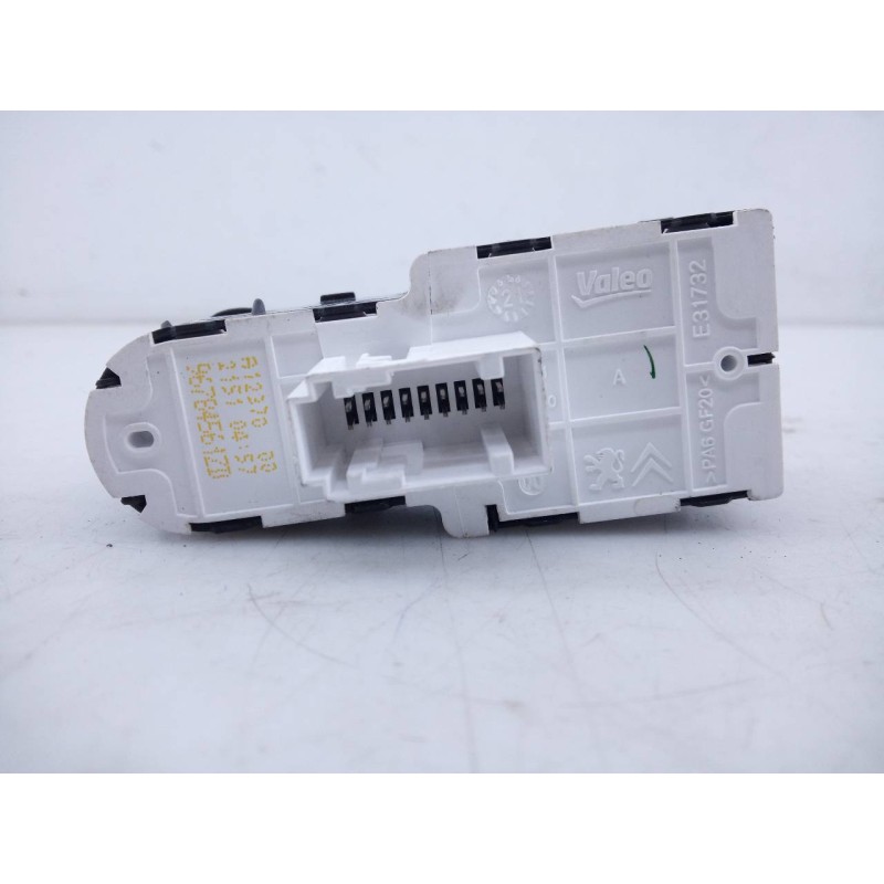 Recambio de mando elevalunas delantero izquierdo para peugeot expert furgón pro standard referencia OEM IAM 96784561ZD  E3-B2-24