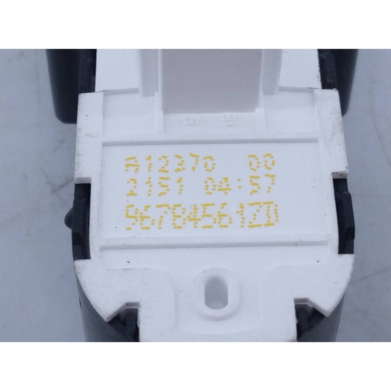 Recambio de mando elevalunas delantero izquierdo para peugeot expert furgón pro standard referencia OEM IAM 96784561ZD  E3-B2-24