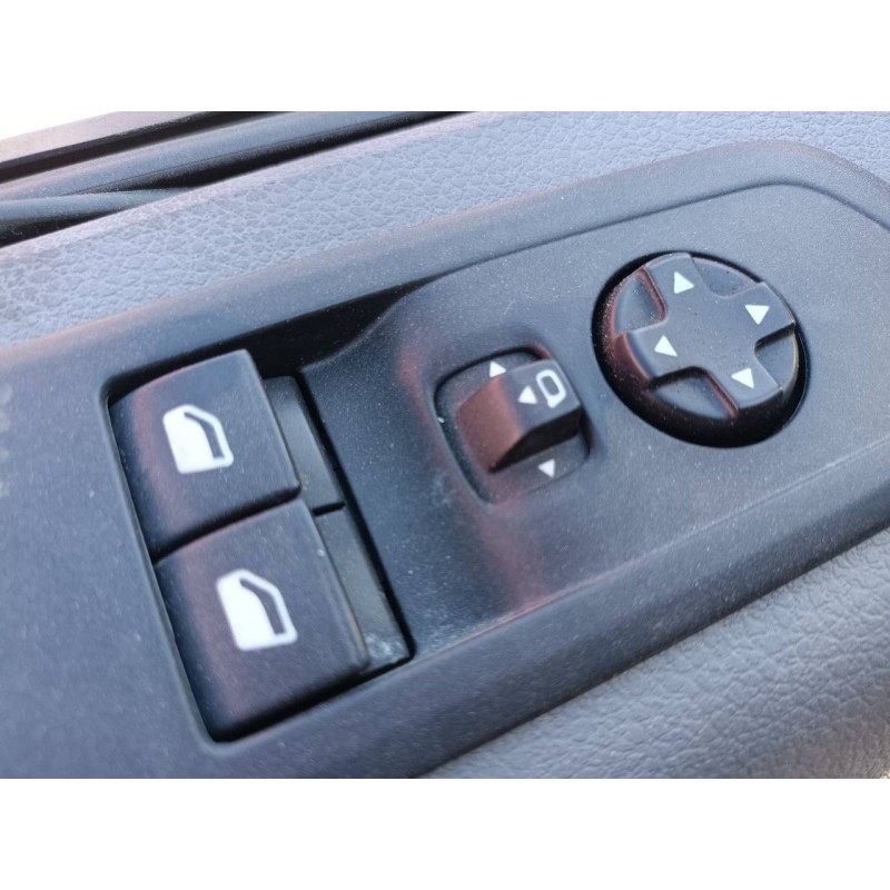 Recambio de mando elevalunas delantero izquierdo para peugeot expert furgón pro standard referencia OEM IAM 96784561ZD  E3-B2-24