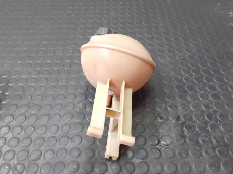 Recambio de deposito expansion para land rover defender (ld) 90 e familiar referencia OEM IAM   P2-B3-18