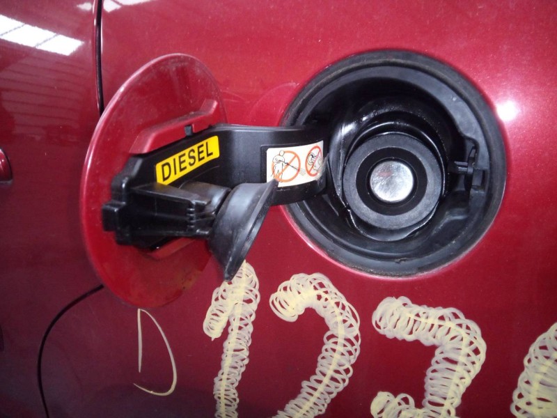 Recambio de tapa exterior combustible para citroën c4 picasso monospace referencia OEM IAM   