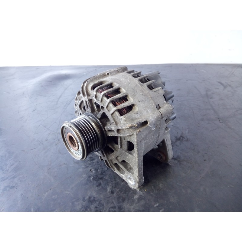 Recambio de alternador para dacia duster laureate 4x2 referencia OEM IAM 231003831R TG12C094 P3-A5-18-2