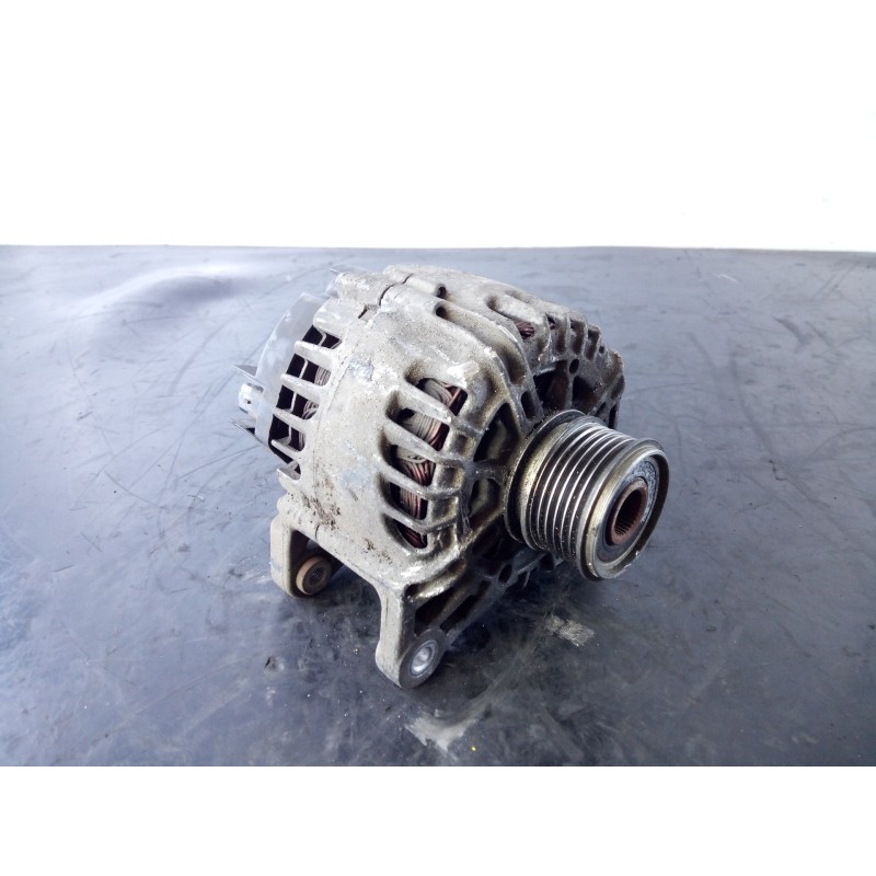 Recambio de alternador para dacia duster laureate 4x2 referencia OEM IAM 231003831R TG12C094 P3-A5-18-2