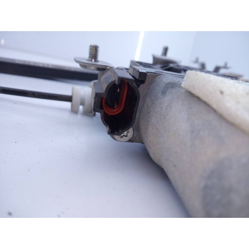 Recambio de elevalunas trasero derecho para ssangyong kyron 200 xdi limited referencia OEM IAM 7334008000  