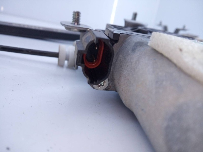 Recambio de elevalunas trasero derecho para ssangyong kyron 200 xdi limited referencia OEM IAM 7334008000  