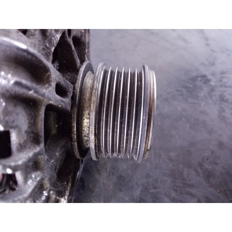 Recambio de alternador para dacia duster laureate 4x2 referencia OEM IAM 231003831R TG12C094 P3-A5-18-2