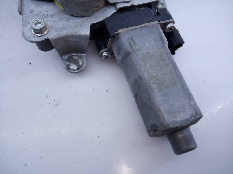 Recambio de elevalunas trasero derecho para ssangyong kyron 200 xdi limited referencia OEM IAM 7334008000  