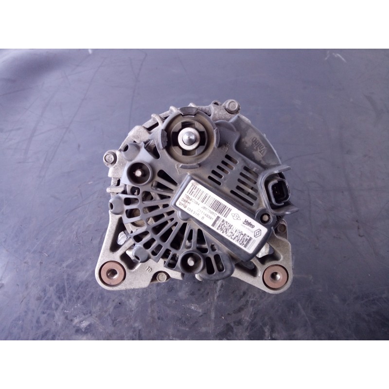 Recambio de alternador para dacia duster laureate 4x2 referencia OEM IAM 231003831R TG12C094 P3-A5-18-2