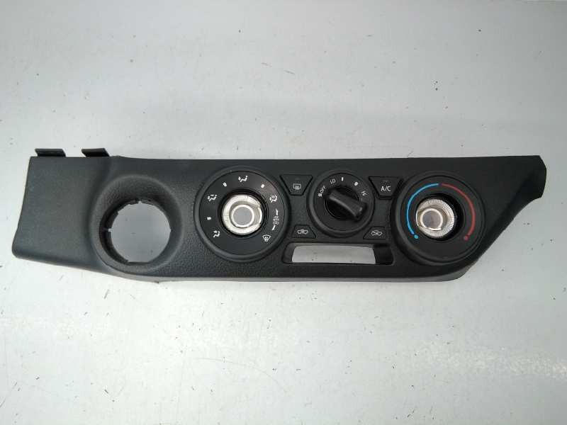 Recambio de mando calefaccion / aire acondicionado para toyota hilux (kun) referencia OEM IAM   E3-B2-14-3