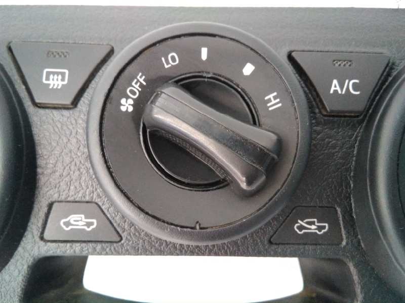 Recambio de mando calefaccion / aire acondicionado para toyota hilux (kun) referencia OEM IAM   E3-B2-14-3