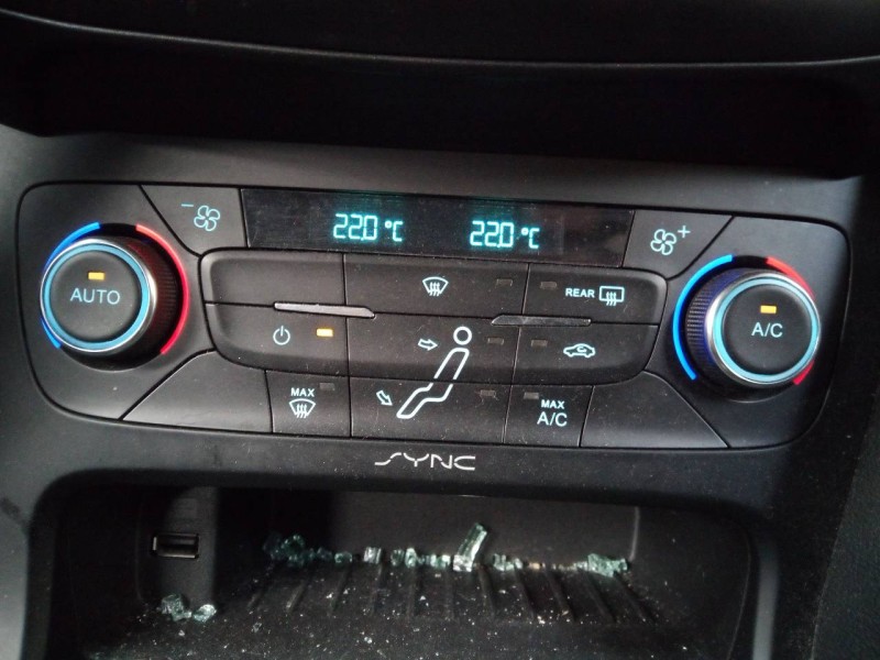 Recambio de mando climatizador para ford focus lim. st-line referencia OEM IAM F1ET18C612AJ  E3-B2-28-2