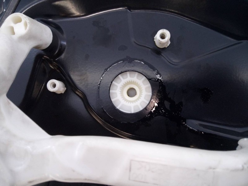 Recambio de elevalunas trasero izquierdo para land rover range rover sport v8 td se referencia OEM IAM 070301D2R5A  E1-B4-15-2