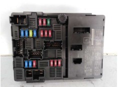 CAJA RELES / FUSIBLES 284B71HZ2A 241330900894 E3-B4-35-2