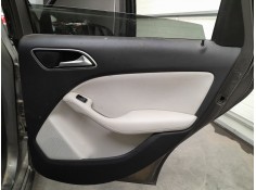 GUARNECIDO PUERTA TRASERA DERECHA 