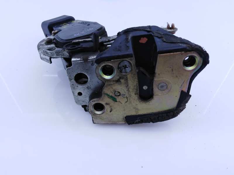 Recambio de cerradura puerta trasera derecha para toyota land cruiser (j9) td gx (5-ptas.) referencia OEM IAM   E2-B4-5-2