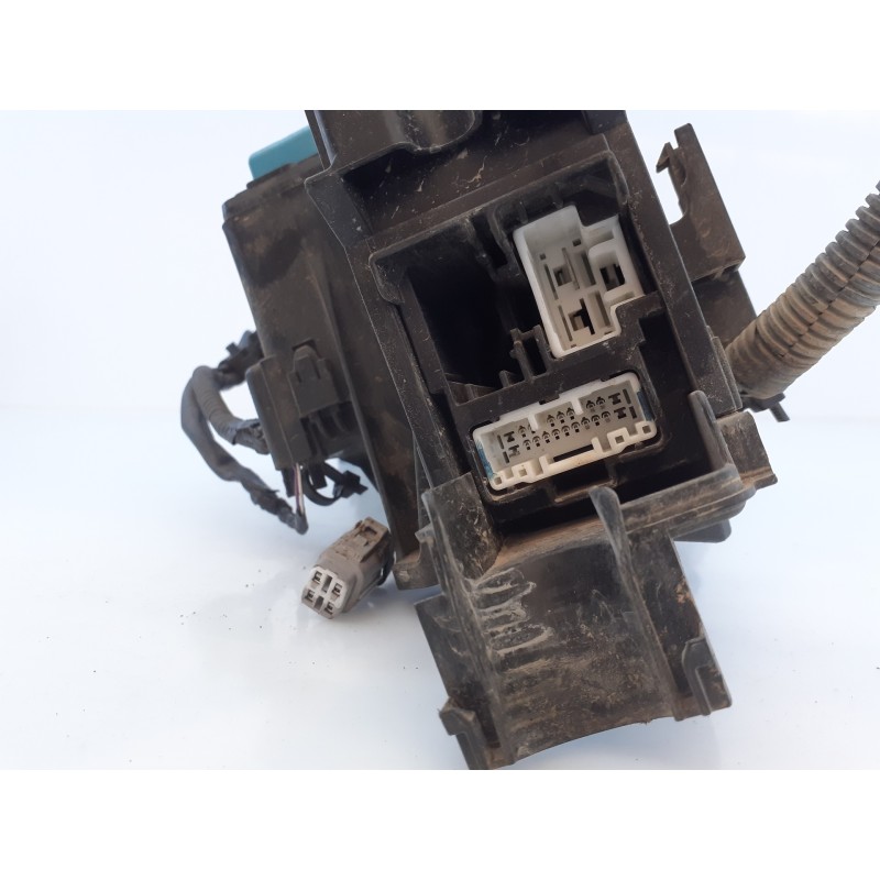 Recambio de caja reles / fusibles para toyota hilux (kun) referencia OEM IAM   E2-B4-13-1