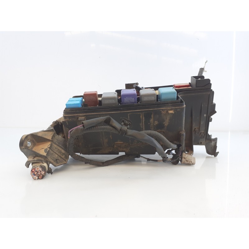 Recambio de caja reles / fusibles para toyota hilux (kun) referencia OEM IAM   E2-B4-13-1