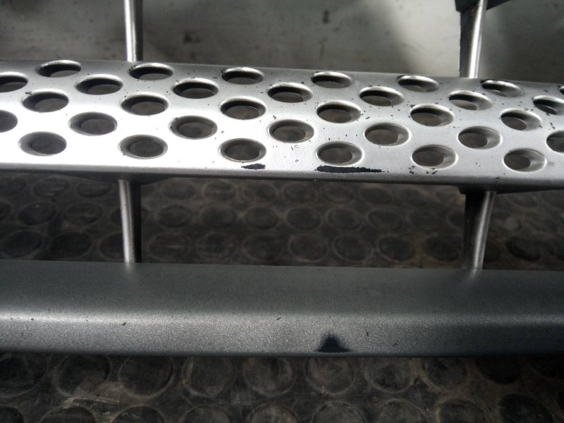 Recambio de rejilla delantera para land rover range rover sport v8 td se referencia OEM IAM   P2-A2-38