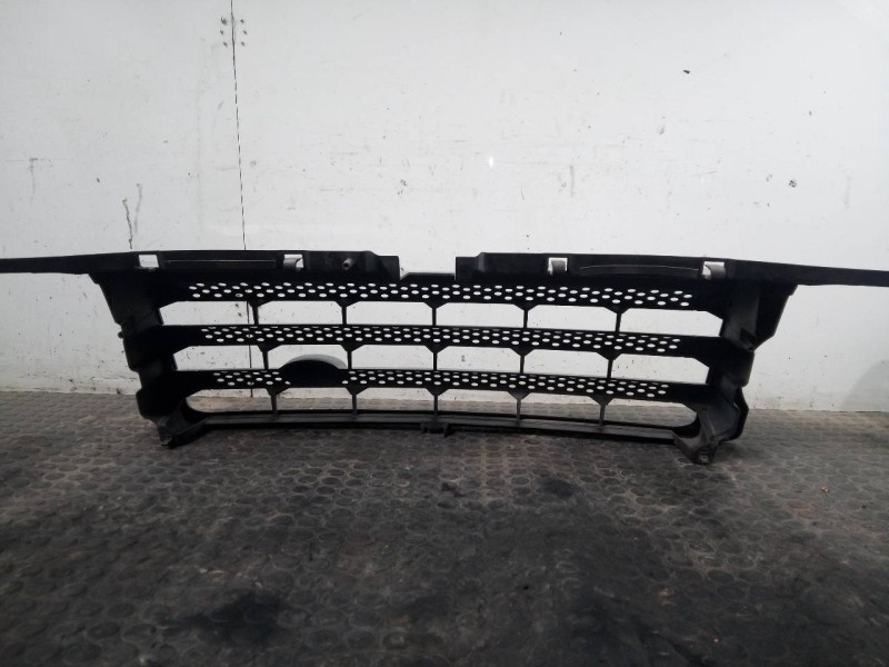 Recambio de rejilla delantera para land rover range rover sport v8 td se referencia OEM IAM   P2-A2-38