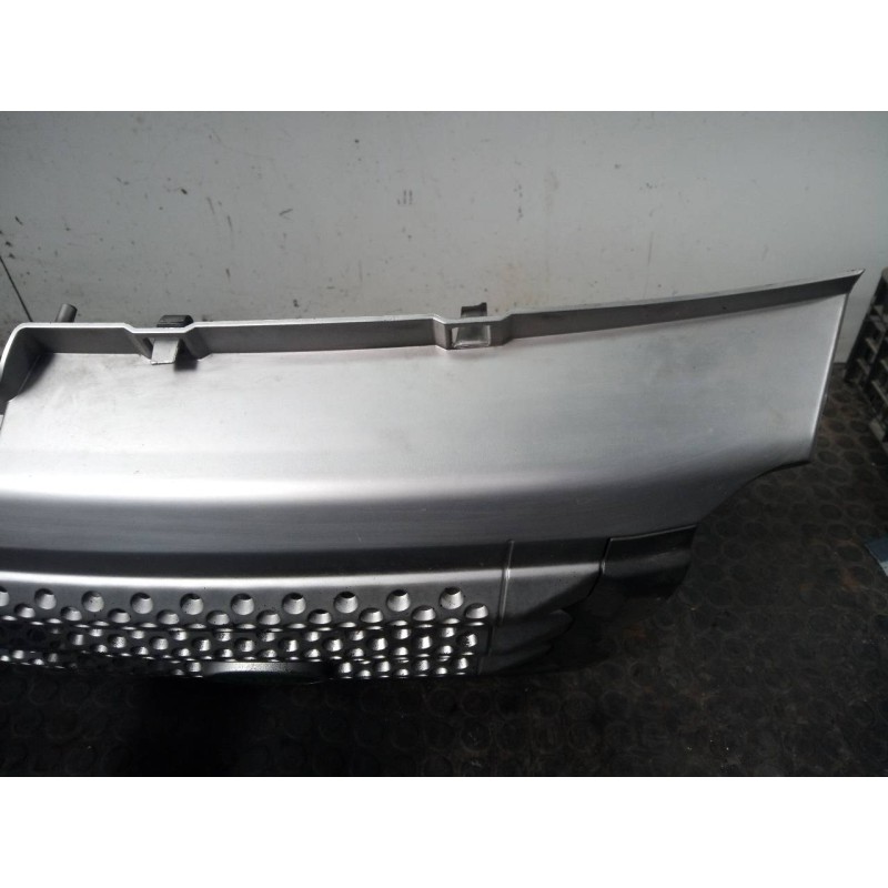 Recambio de rejilla delantera para land rover range rover sport v8 td se referencia OEM IAM   P2-A2-38