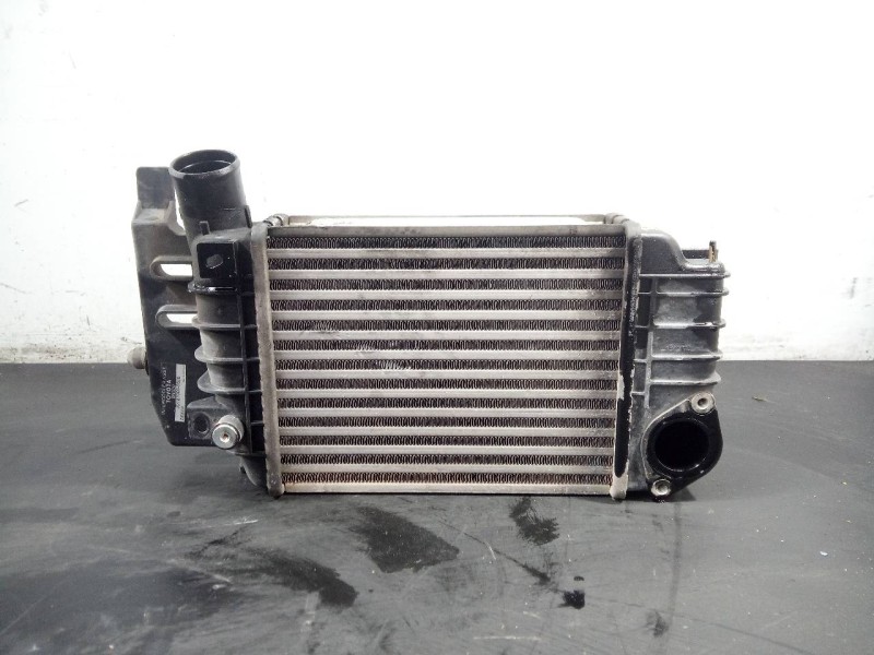 Recambio de intercooler para toyota yaris (ksp9/scp9/nlp9) básico referencia OEM IAM 1320601310  P2-A11-13