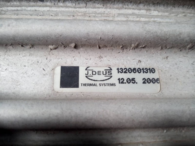 Recambio de intercooler para toyota yaris (ksp9/scp9/nlp9) básico referencia OEM IAM 1320601310  P2-A11-13