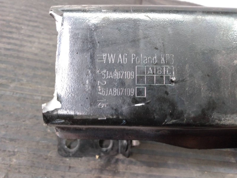 Recambio de refuerzo paragolpes delantero para skoda rapid active referencia OEM IAM 5JA807109  P1-A1-43