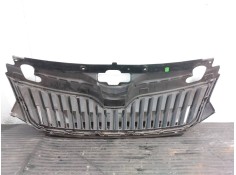 Recambio de rejilla delantera para skoda rapid active referencia OEM IAM 5JA853668  P2-A2-32 2