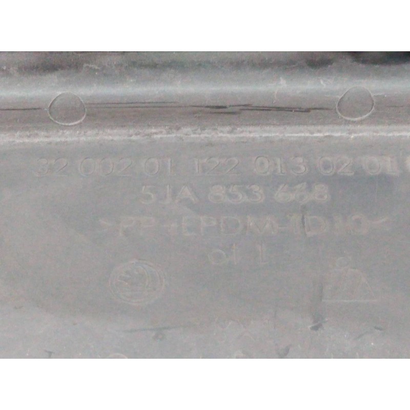 Recambio de rejilla delantera para skoda rapid active referencia OEM IAM 5JA853668  P2-A2-32