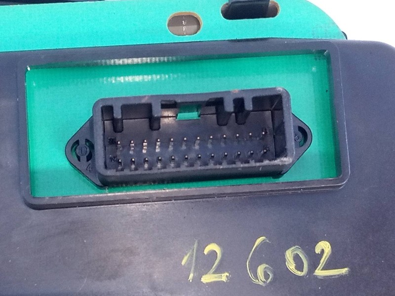 Recambio de cuadro instrumentos para dacia duster laureate 4x2 referencia OEM IAM P248100027R  E2-A1-43-1