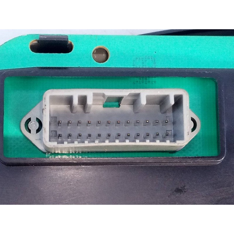 Recambio de cuadro instrumentos para dacia duster laureate 4x2 referencia OEM IAM P248100027R  E2-A1-43-1