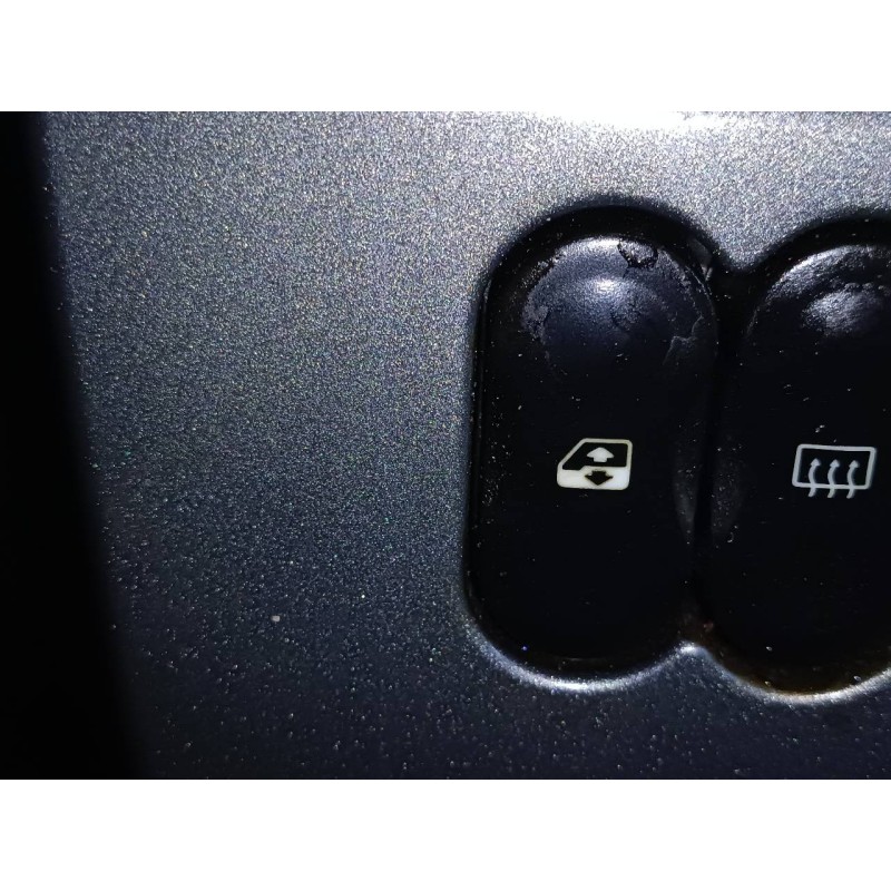 Recambio de mando elevalunas delantero izquierdo para dacia duster laureate 4x2 referencia OEM IAM   