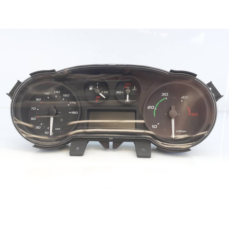 Recambio de cuadro instrumentos para iveco daily furgón fg 33 s ... v batalla 3000 referencia OEM IAM A2C84155001 5801815717 E3-