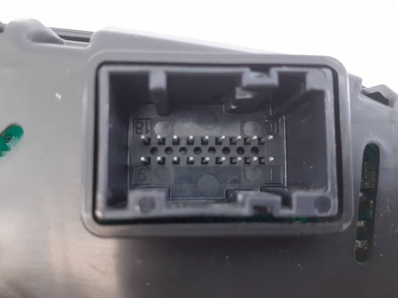 Recambio de cuadro instrumentos para iveco daily furgón fg 33 s ... v batalla 3000 referencia OEM IAM A2C84155001 5801815717 E3-