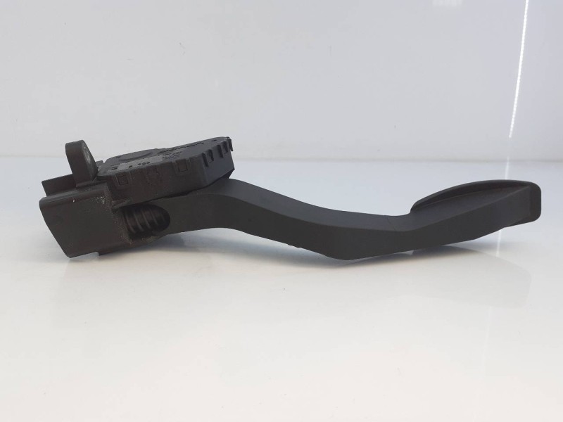 Recambio de pedal acelerador para iveco daily furgón fg 33 s ... v batalla 3000 referencia OEM IAM 5801333490  E3-B6-43-5