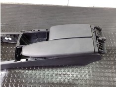 Recambio de apoyabrazos central para mercedes-benz clase c (w204) berlina referencia OEM IAM A2046800150 0005031010 P2-A2-1 2